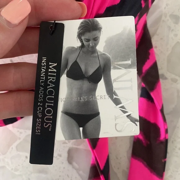 Miraculous VS Swim top bombshell - Picture 6 of 6